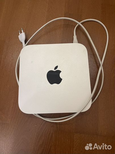 Mac mini late 2014 1Tb + mouse + keyboard