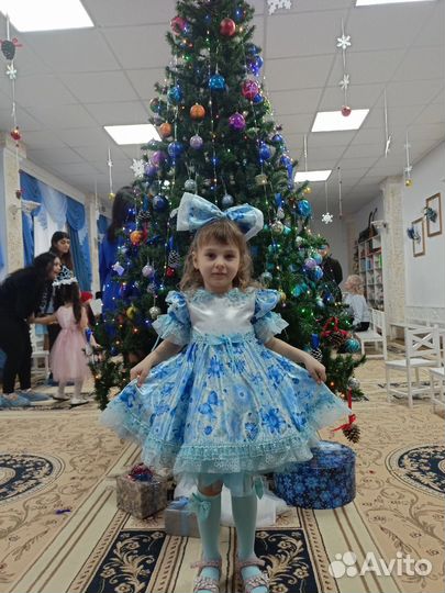 Платье праздничное
