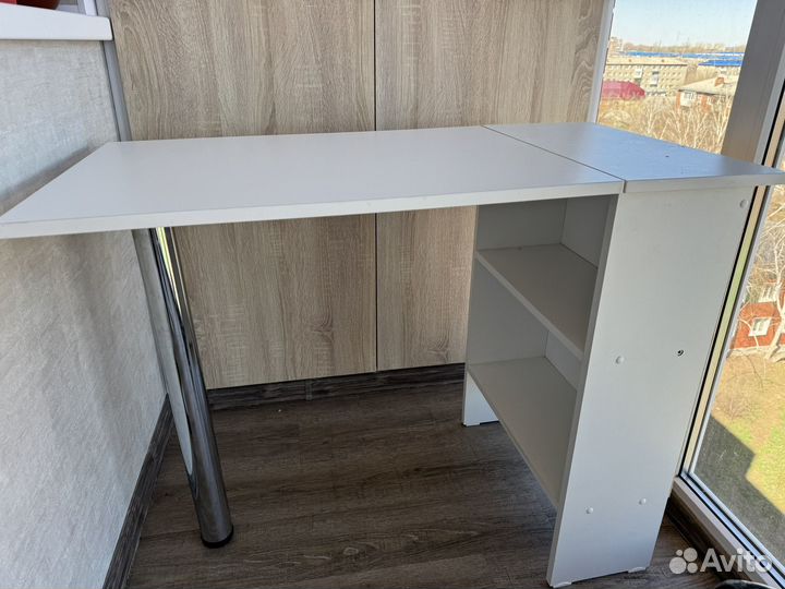 Маникюрный стол складной