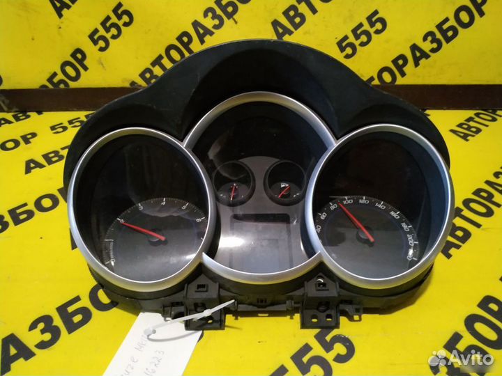 Chevrolet Cruze Панель приборов