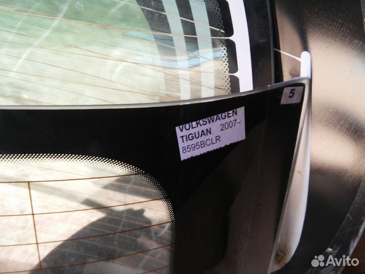 Стекло заднее Volkswagen Tiguan c 2007