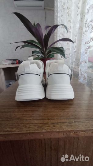 Кроссовки для девочки