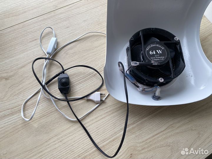 Настольный пылесос для маникюра Dust Free