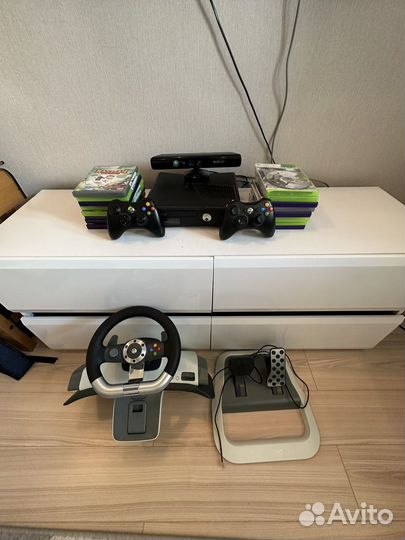 Xbox 360 250gb + Руль с педалими и диски