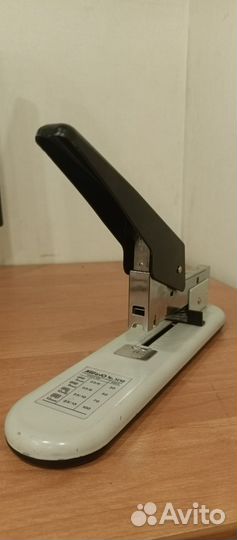 Степлер офисный