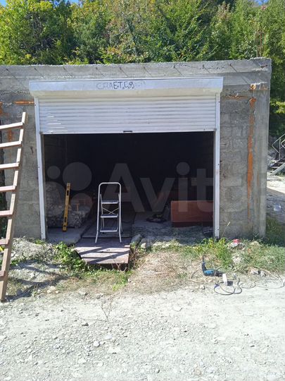 Гараж, > 30 м²