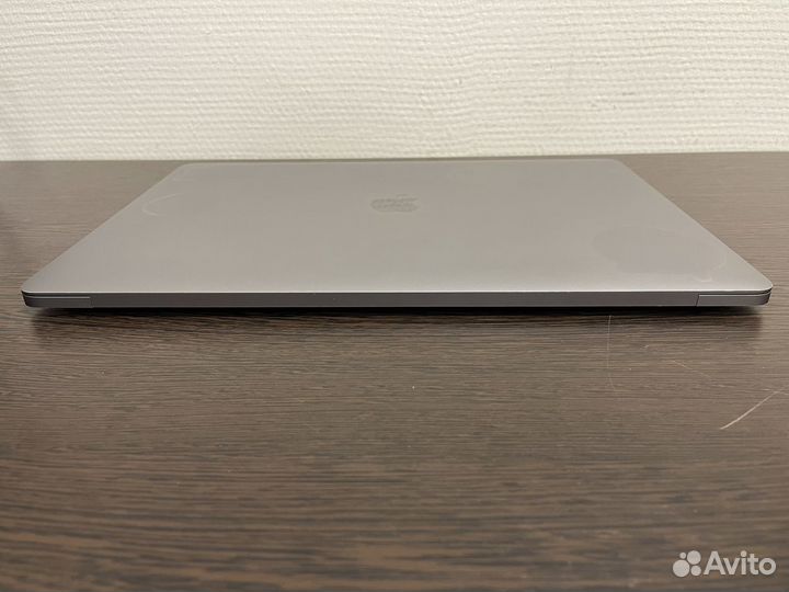 MacBook Pro 2018 i7/32/1TB/Pro 555X 4GB