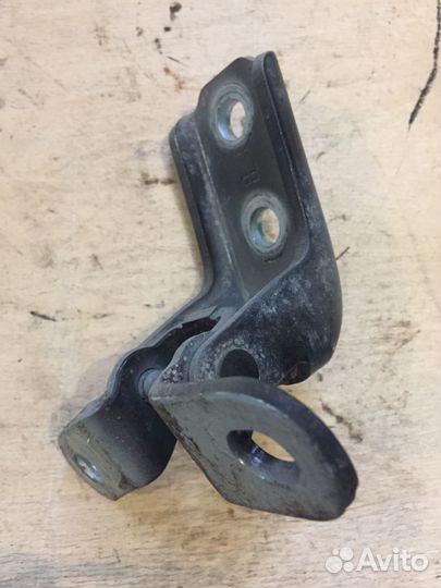 Петля двери передней правой верхняя Kia Rio 4