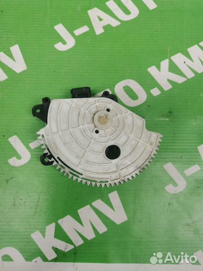 Моторчик привода заслонок отопителя Toyota Corolla