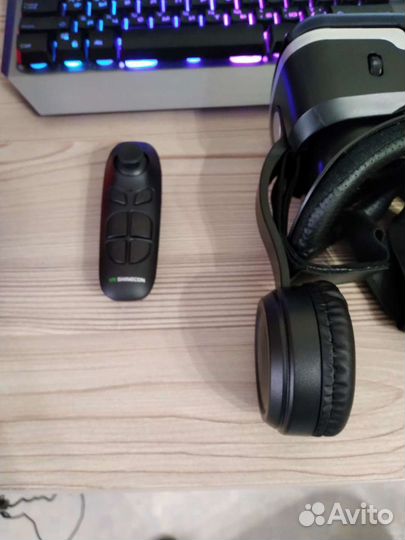 Очки виртуальной реальности с пультом