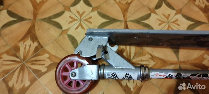 Продам детский складной трёхколёсный самокат