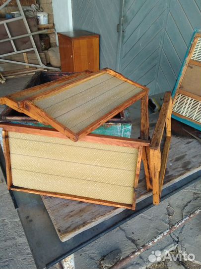 Пчела, вощина, рамки, инвентарь