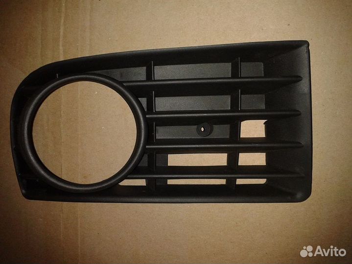 VW Golf 5 2003-2009 рамка правой птф в бампер