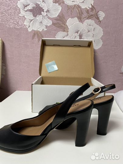 Босоножки женские