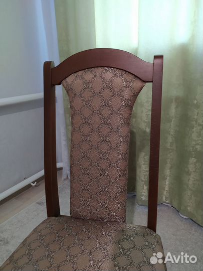 Стул деревянный