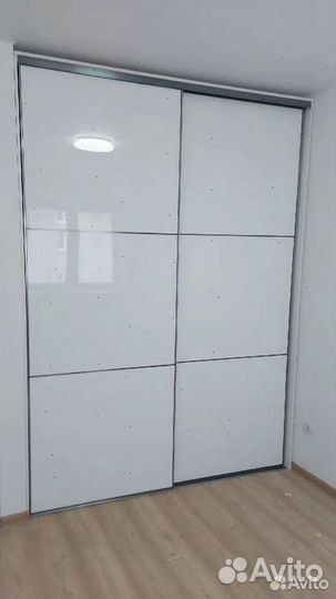 Шкаф в детскую на заказ