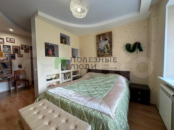 2-к. квартира, 67 м², 1/10 эт.