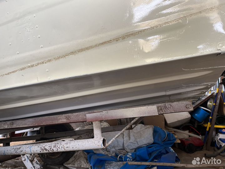 Лодка моторная