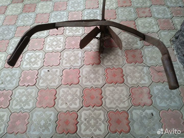 Раритет конский плуг, окучник кованные