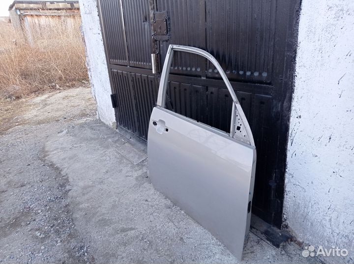 Дверь автомобильная