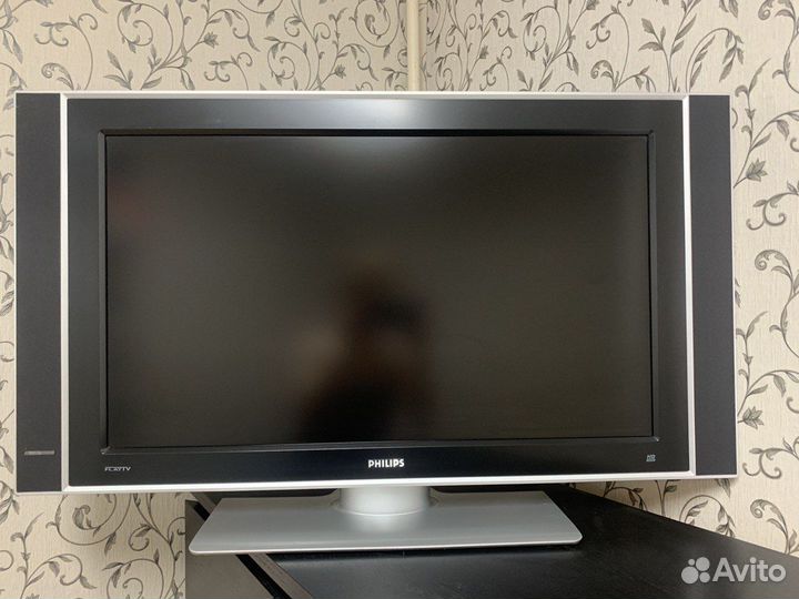 Телевизор philips 32 дюйма c кронштейном на стену