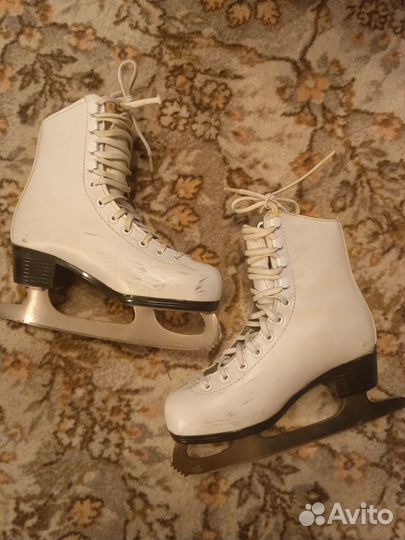 Коньки фигурные, 31 размер, белые
