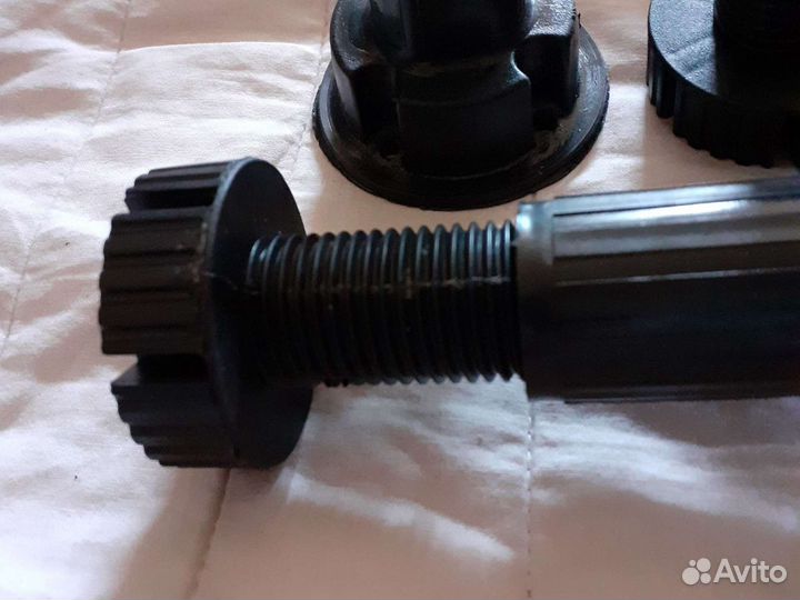 Ножки новые для мебели пластик 18 шт