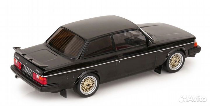 Модель 1/18 Volvo 240 Turbo Custom 1984 черный