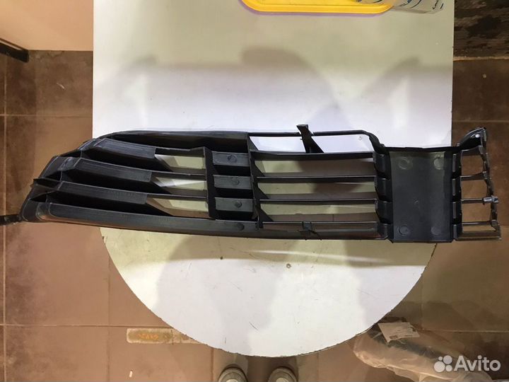 Решетка переднего бампера VW passat