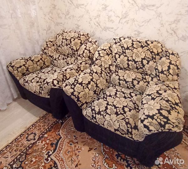 2 мягких кресла
