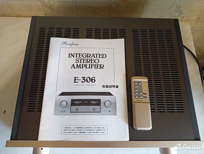 Accuphase E-306 240 вольт