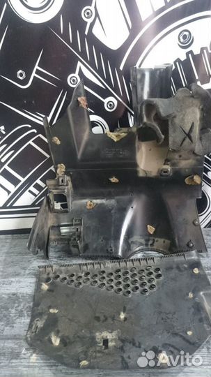 Обшивки под торпедой Mercedes-Benz W202