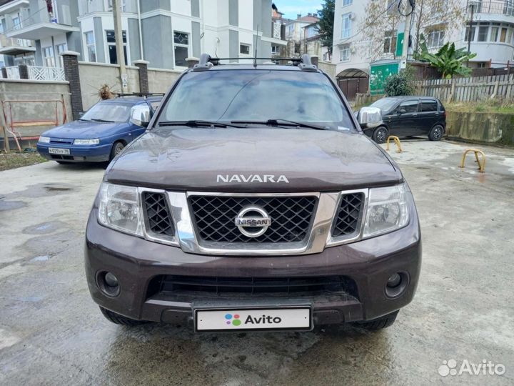 Nissan Navara 2.5 AT, 2012, 167 000 км