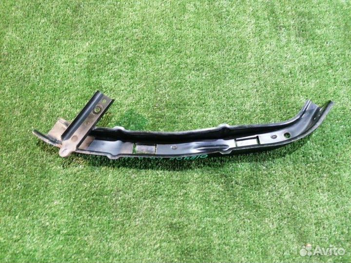 Планка под фару передняя правая Honda Fit GD2 L13A