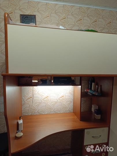 Детский уголок 3в1.стол, кровать, шкаф