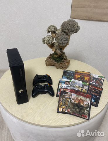 Xbox 360 и диски с играми