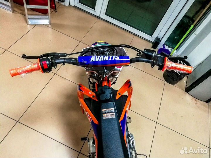 Мотоцикл Avantis KT-125 basic 1412 Витрина