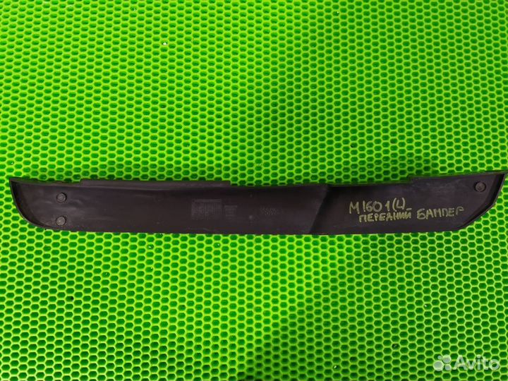 Спойлер (брызговик) бампера передний левый Land