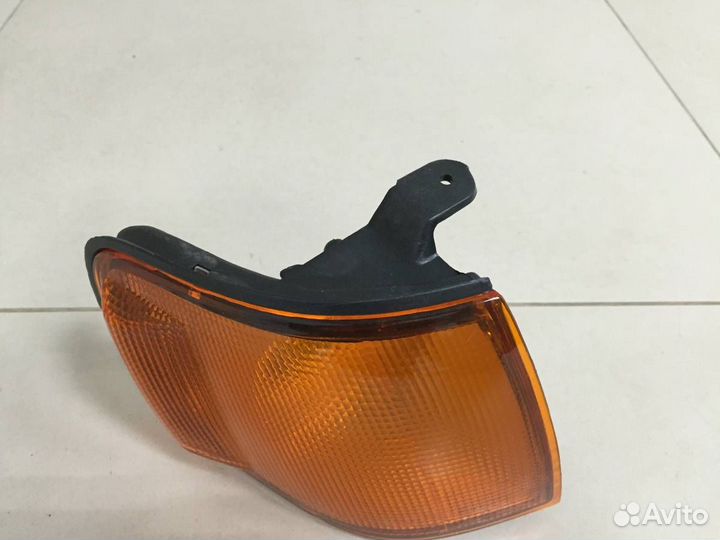 Указатель поворота правый Toyota Tercel L50 1994-1