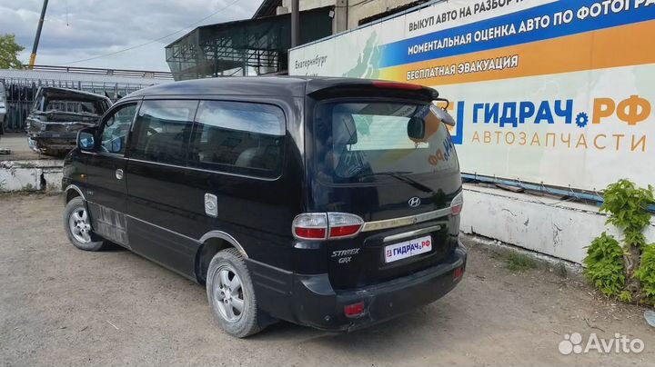 Кронштейн генератора Hyundai Starex (A1) 37472-4A0