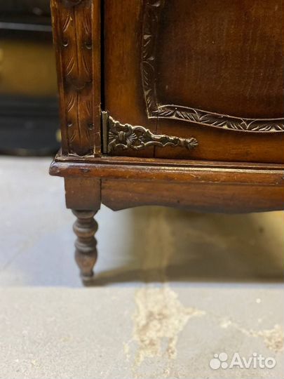 Старинный комод, прикроватная тумба Европа