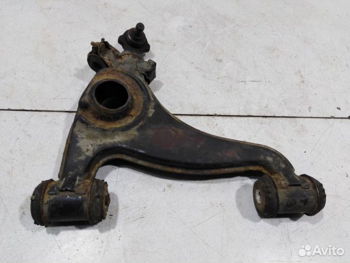 Рычаг передний правый нижний