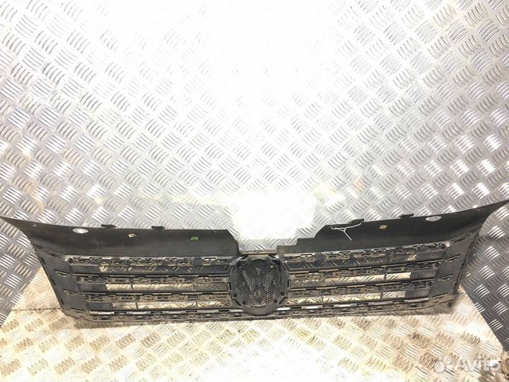 Решетка радиатора Volkswagen Passat B7 2012