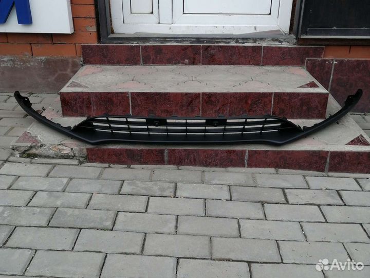 Решетка нижняя /спойлер перед бампера Форд 3 рест