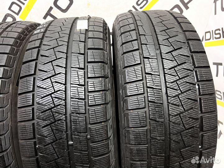 Pirelli Ice Asimmetrico Plus 215/60 R17 96Q