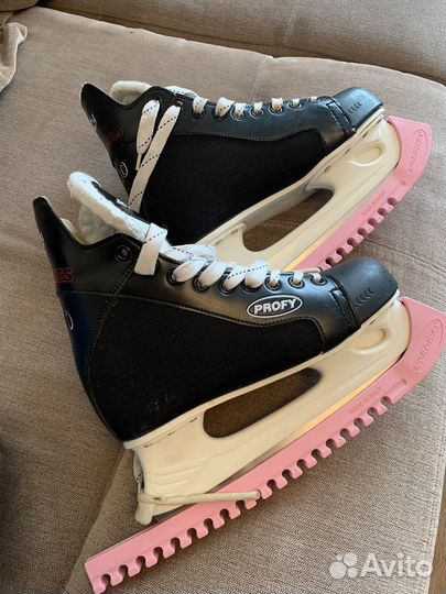 Коньки хоккейные