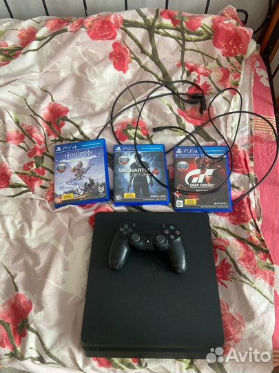 Sony playstation 4 slim