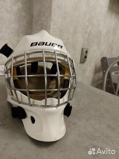 Вратарский хоккейный шлем Bauer