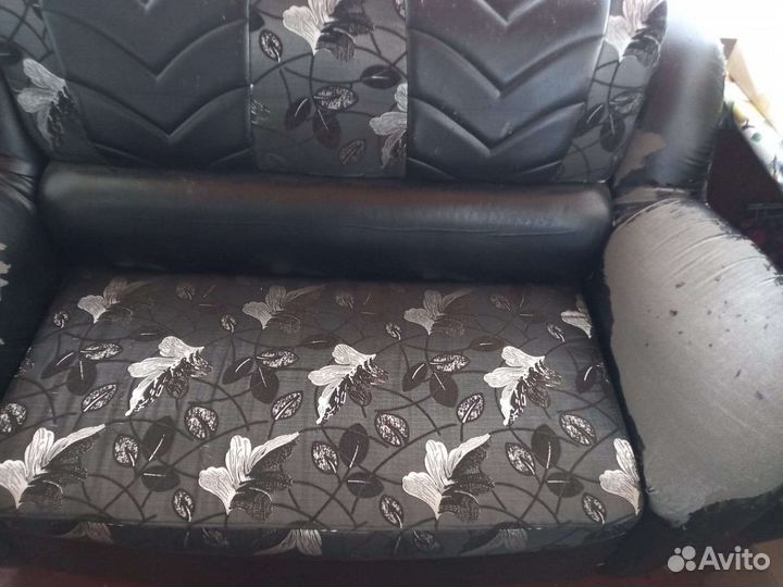 Диван