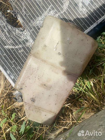 Расширительный бачок Toyota crown gs120